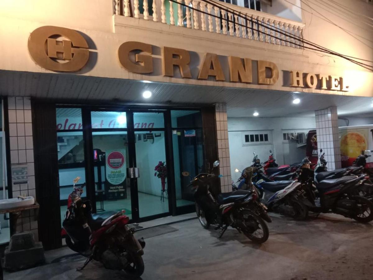Grand Hotel Pemangkat Экстерьер фото